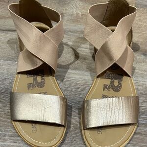 Sorel Tan and Gold Sandals